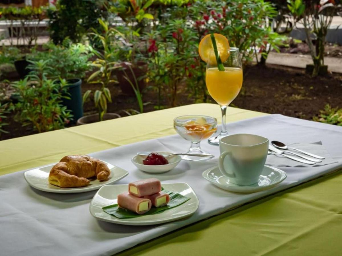 Hotel Twin Galapagos Puerto Ayora  Buitenkant foto