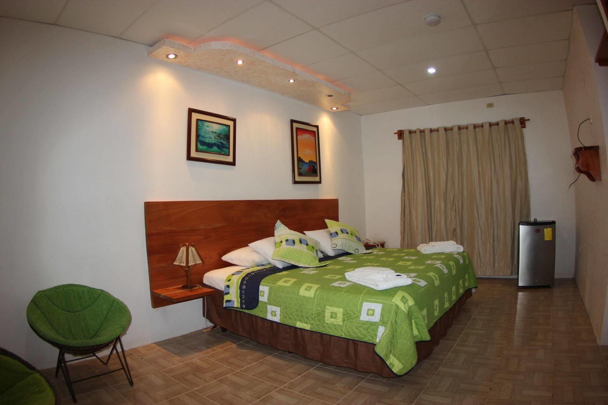 Hotel Twin Galapagos Puerto Ayora  Buitenkant foto