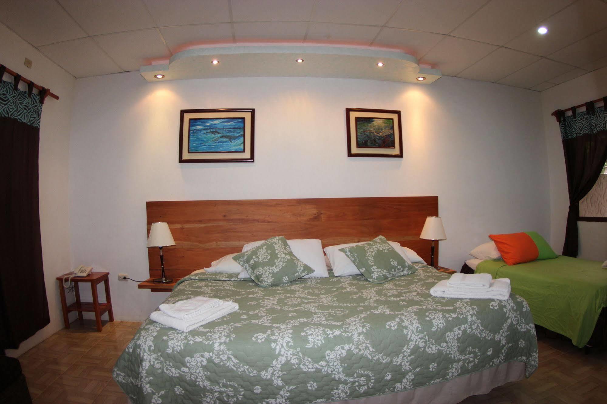 Hotel Twin Galapagos Puerto Ayora  Buitenkant foto