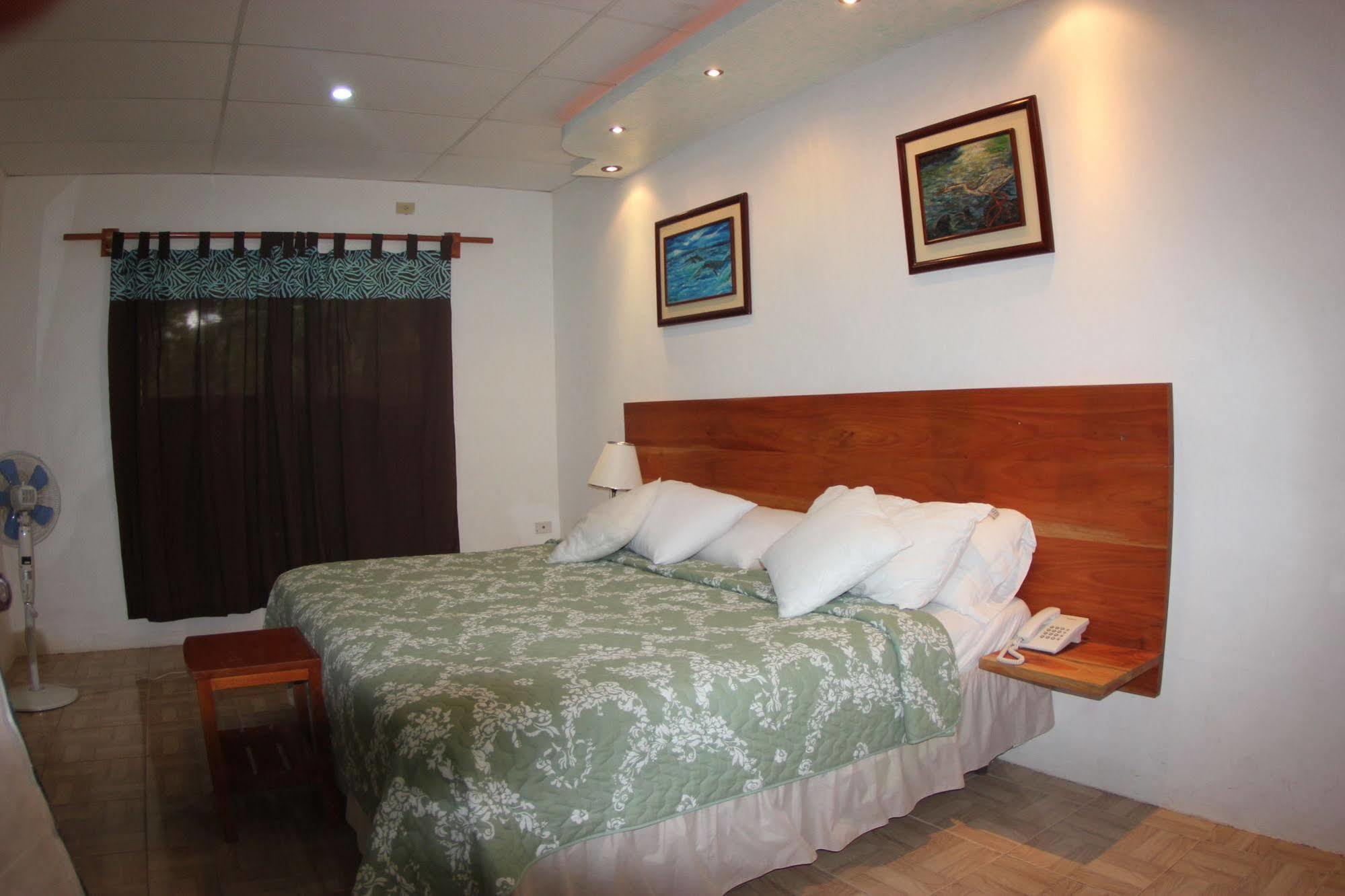 Hotel Twin Galapagos Puerto Ayora  Buitenkant foto
