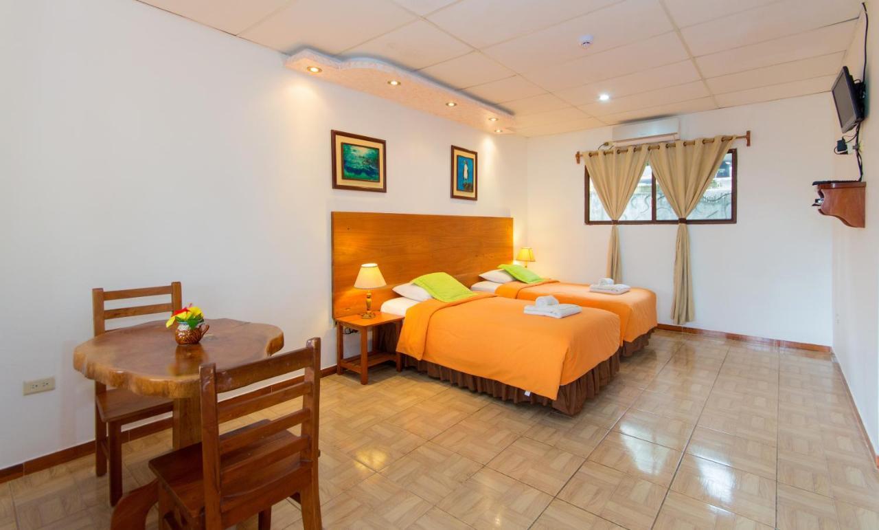 Hotel Twin Galapagos Puerto Ayora  Buitenkant foto