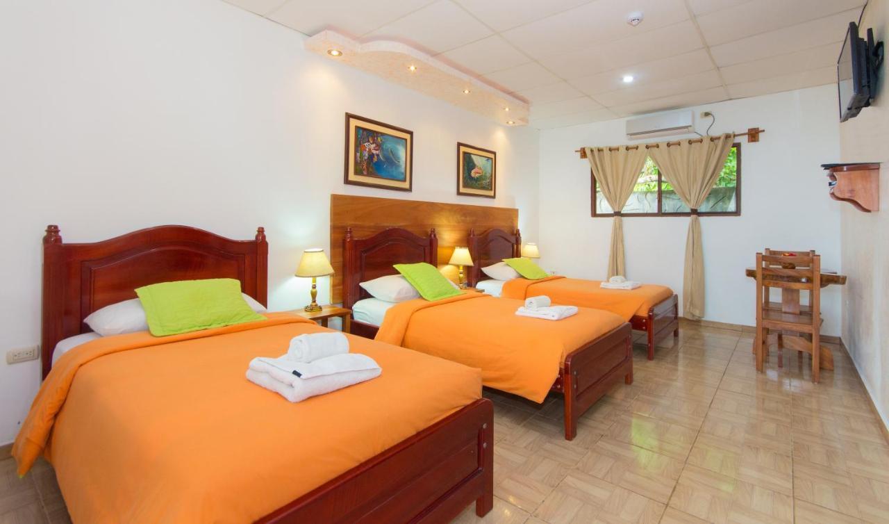Hotel Twin Galapagos Puerto Ayora  Buitenkant foto